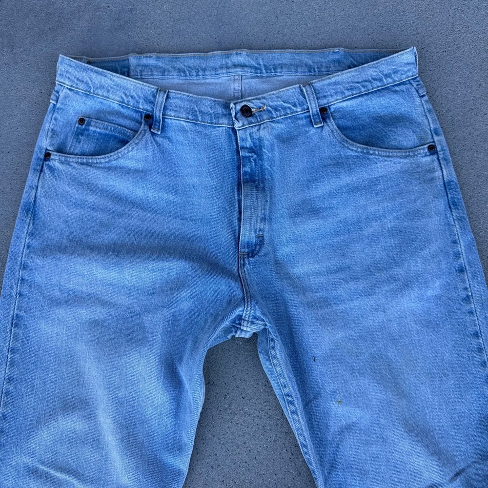 Wrangler Denim Jeans Mens 38x32 Light Wash Straight Leg Blue